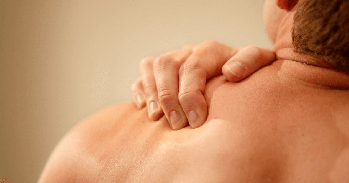 bizkarreko mina sorbaldaraino irradiatzen da